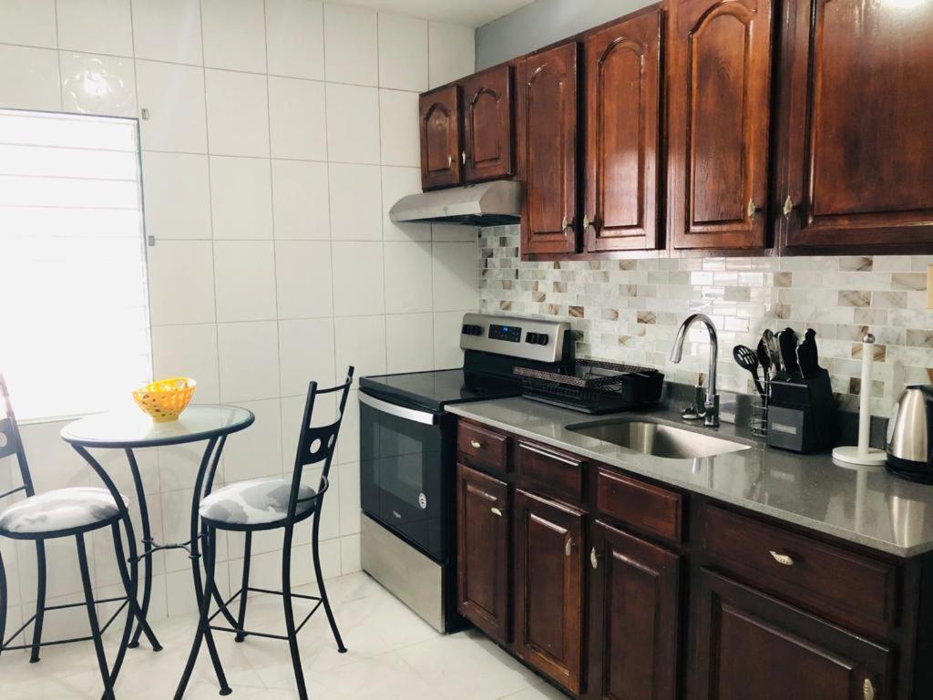 פורט אנטוניו Hotel Tim Bamboo מראה חיצוני תמונה